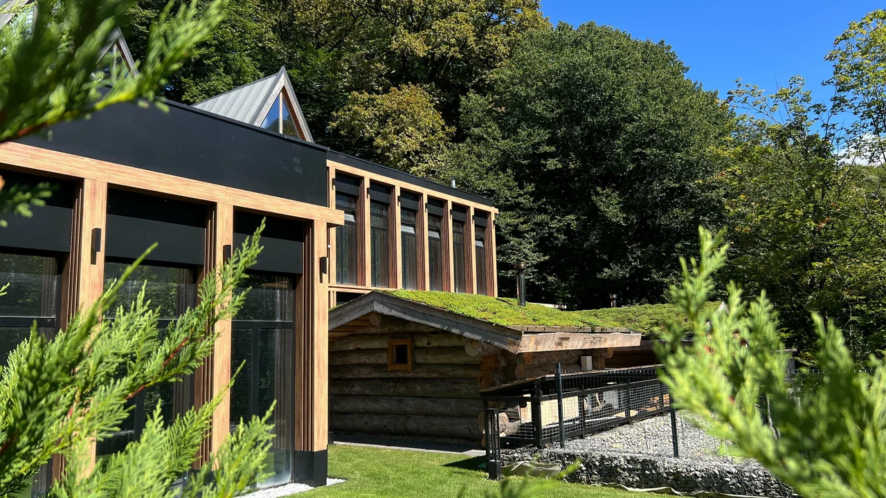 A-frame на металлических опорах